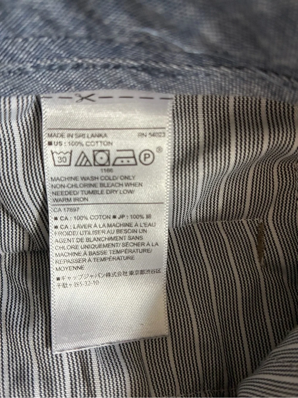 2 Banana Republic Men's Chinos in dark khaki and Light Khaki